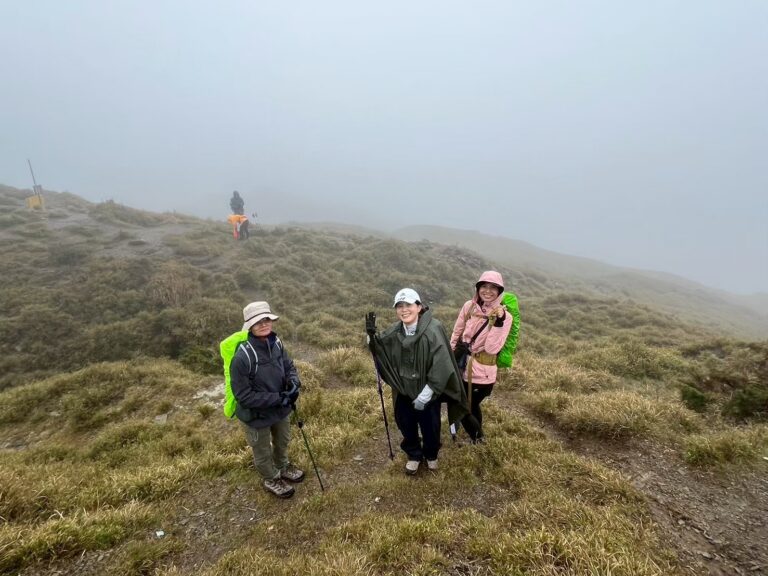 line album 0510合歡山小奇萊賞杜鵑 領隊林書晨 260111 1