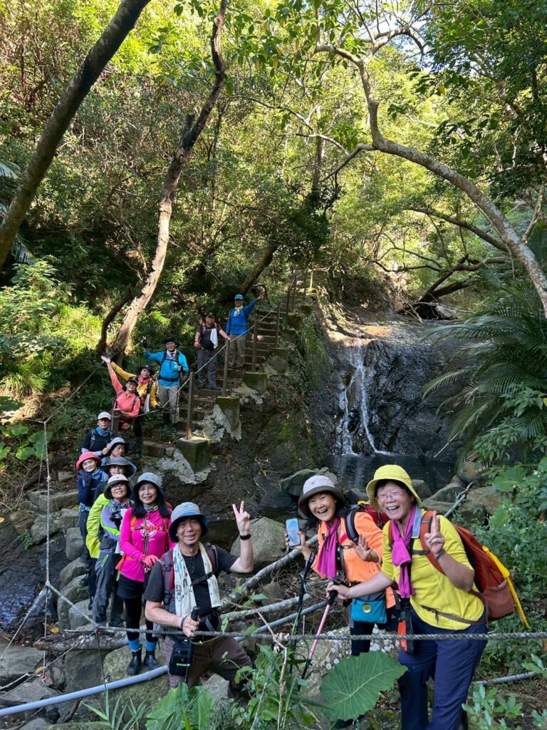 line album 1221 12 22大山母山 里龍山 行程 山海情 思想曲領隊林書晨 260111 4