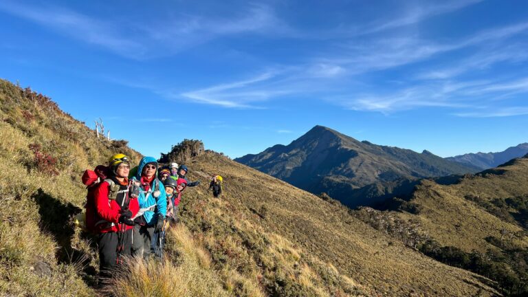 line album 2025125 9 南一段 領隊黃文信嚮導 陳敏寧 260111 11