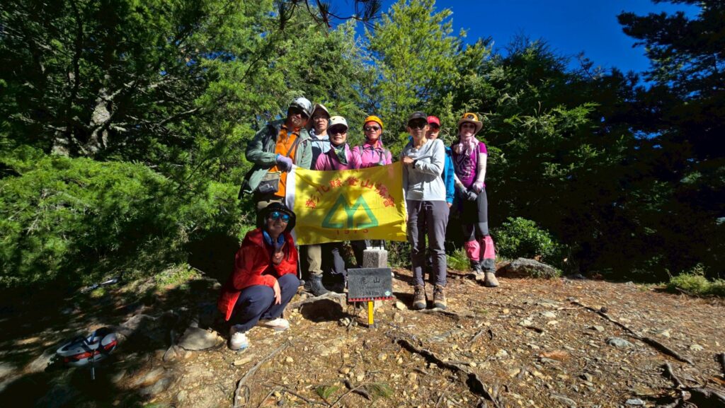 line album 824 26 玉山後四峰 領隊 黃文信 260117 8