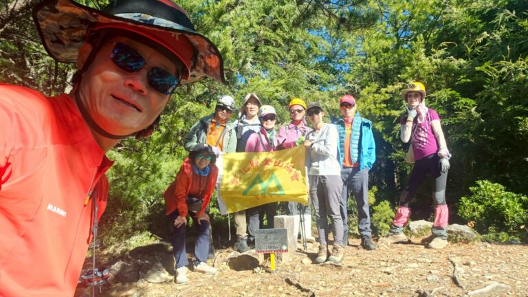 line album 824 26 玉山後四峰 領隊 黃文信 260117 9